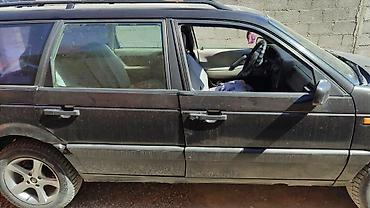 аварийная пассат: Volkswagen Passat Variant: 1993 г., 2 л, Механика, Бензин, Универсал — 3