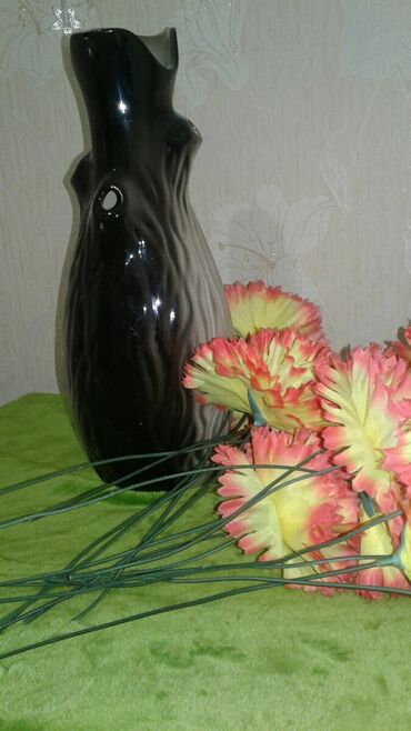 напольные вазы: Красивая керамическая ваза. Высота 35 см. Цена 400 сом. МЫ В