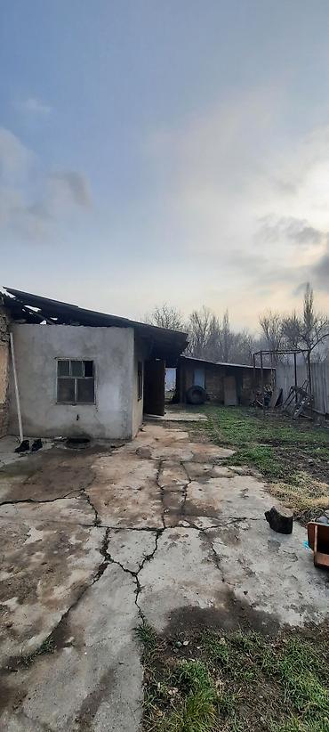 Продажа коттеджей и домов: Продаётся двухэтажный дом в селе Алексеевка из четырёх комнат по — 10