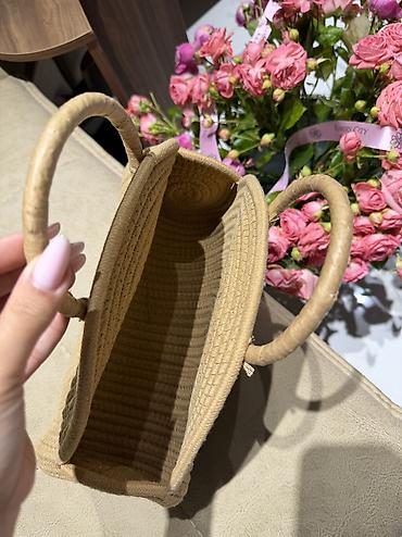 Digər: Yaşıl mini çanta💚 Charles&Keith markasına aiddir içində kartlığıda — 9