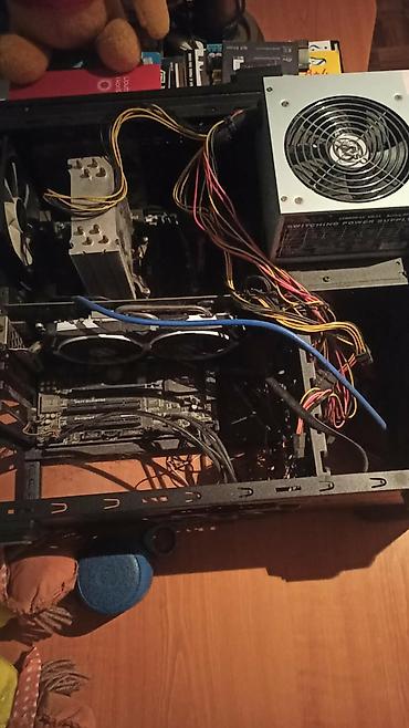 Desktop računari i radne stanice: Gejmerska PC konfiguracija (bez RAM‑a) Komponente: - CPU: Intel Core — 9