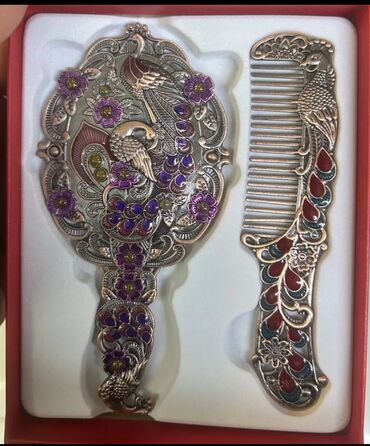 Digər aksesuarlar: Üzərində qırmızı,qara və ağ rənglərin qarışığı ilə simmetrik butalı — 4