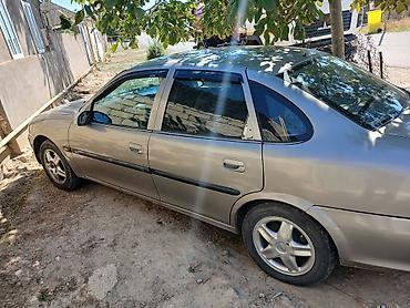 Opel: Opel Vectra B sedan - Kuzov: 4 qapılı sedan, boz rəng - Mühərrik və — 6