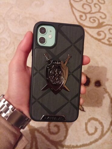 Apple iPhone: IPhone 11, 128 GB, White Titanium — 1