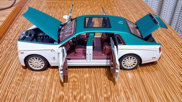 Autići: Nov metalni model automobila Rols Rojs Fantom. Pale mu se prednja i — 5