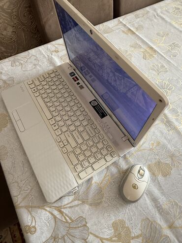 sony ericsson k750: İşlənmiş Sony, 17.3 ", 256 GB, Pulsuz çatdırılma