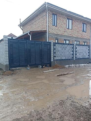 Откатные ворота: Металлические ворота с горизонтальными ламелями и вертикальными — 23