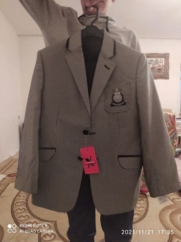 balaca paltar: Yenidir turkiyeden firma magazadan alinib balaca oldugu ucun satilir