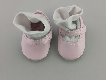 czarne wysokie buty na platformie: Buciki niemowlęce, 18, stan - Bardzo dobry