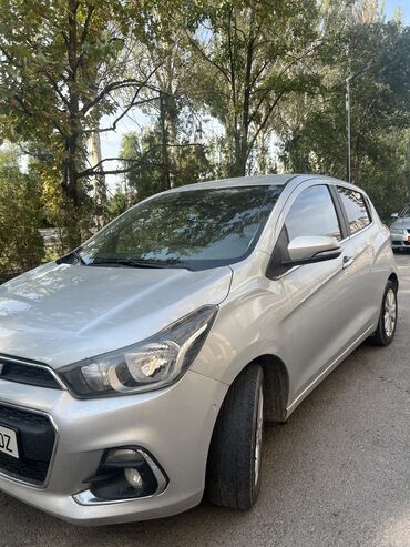chevrolet spark 2016: Chevrolet Spark: 2016 г., 1 л, Вариатор, Бензин, Хэтчбэк