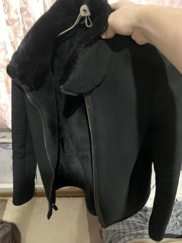 теплые вещи: Куртка цвет - Черный