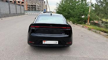 prius 2025: Toyota Prius: 2025 г., 2 л, Автомат, Гибрид, Лифтбек — 4