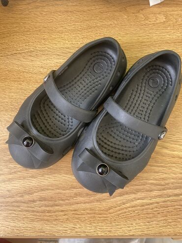 Детская обувь: Crocs новые сандали