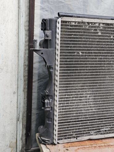 Радиаторы: Радиатор охлаждения двигателя Renault Laguna 2 / Espace 4, 2004г.в — 2