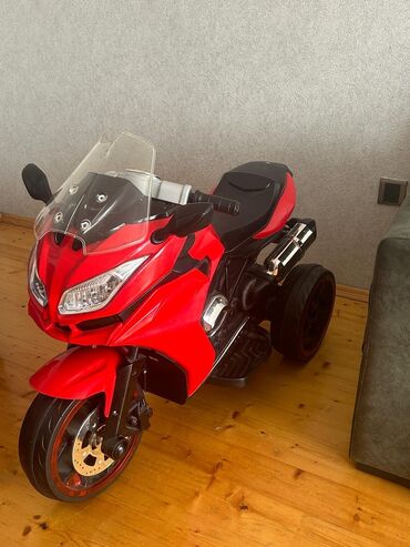 katalka uşaq motosikli: Usaq motosikleti 3-6 yas adapteri var,cox az istifade olunub birce