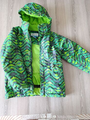 Women's Sneakers and athletic shoes: Детская зимняя куртка с ярким зеленым узором, подходящая для — 1