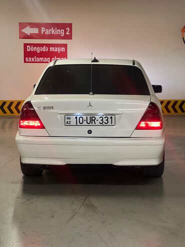 puntlu maşın: Mercedes-Benz 200: 2 l | 1998 il Sedan