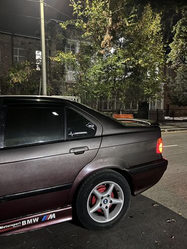 продаю машину требуется ремонт двигателя: BMW 3 series: 1992 г., 1.6 л, Механика, Бензин, Седан