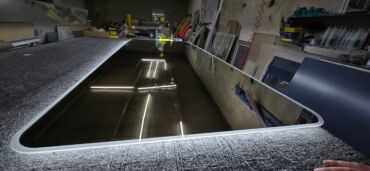 модель на маникюр: Срочно требуется работник в цех по изготовлению сенсорных зеркала