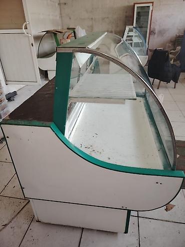 ferma is: Soyuduculu vitrinlər – 2 ədəd - Tip: Şirniyyat, fast-food, deli və ya — 2