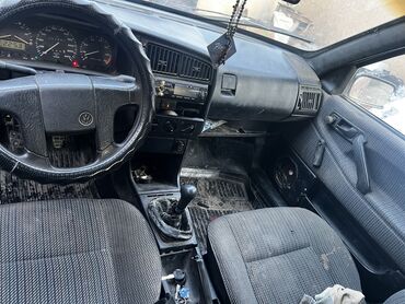 купить шины бу в бишкеке: Volkswagen Passat: 1991 г., 1.8 л, Механика, Бензин, Седан
