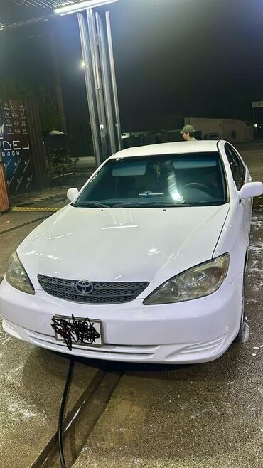 corolla runx: Белый седан Toyota Camry, подходящий для повседневного использования
