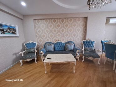 Стол и стулья