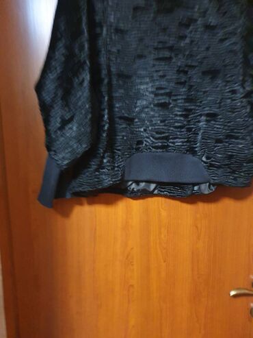 Шубы: Продаем новую полушубку из каракуля . Проиводство Южная Корея. Размер — 13