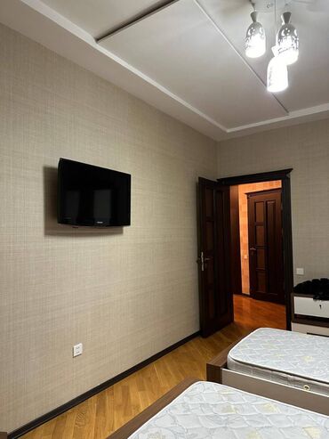 Uzunmüddətli kirayə mənzillər: Nəsimi rayonu Əcəmi metrosunun yaxınlıgında 12 mərtəbəli binanın 6-ci — 11