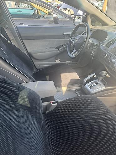 49 куб: Honda Civic: 2008 г., 1.3 л, Автомат, Бензин, Седан — 3