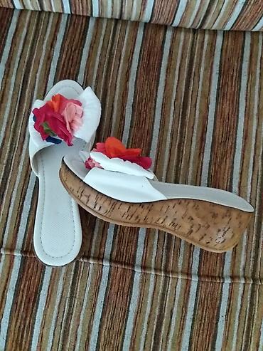 Basanoşka və səndəllər: Ölçü: 39, Yeni — 30