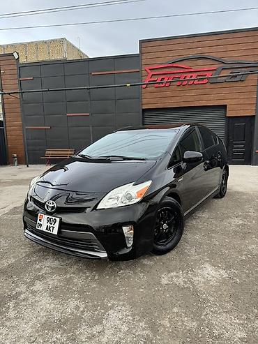 хечбек: Toyota Prius: 2015 г., Гибрид, Хэтчбэк — 5