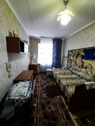 квартира в ахунбаева: 2 комнаты, 40 м², Хрущевка, 1 этаж, Старый ремонт
