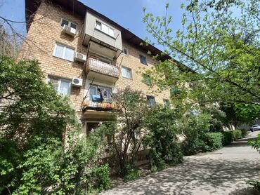 двухэтажная квартира: 3 комнаты, 56 м², Хрущевка, 1 этаж, Косметический ремонт