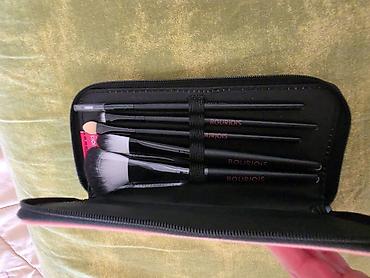 Şəxsi əşyalar: Bourjois makiyaj fırçaları dəsti – kompakt əl çantaya rahat yerləşir — 1