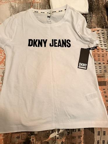 ağ futbolka: DKNY JEANS qadın T‑şortu Amerikadan baha alınıb - Rəng: ağ - Ön — 1