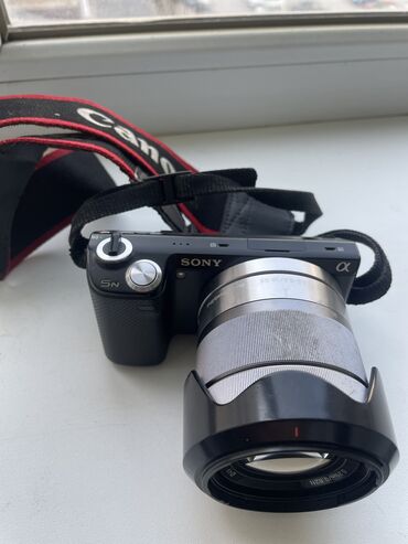 видеокамер: Цифровая беззеркальная камера Sony Alpha NEX-5 14,2 Мп объективом