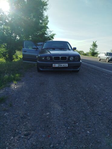 автомобиль джип: BMW 525: 1988 г., 3 л, Механика, Бензин, Седан