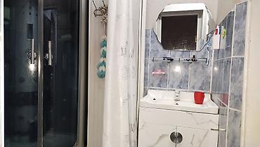 Продажа коттеджей и домов: Дом из пяти комнат имеется хоз постройки сарай на 10 голов, два — 6