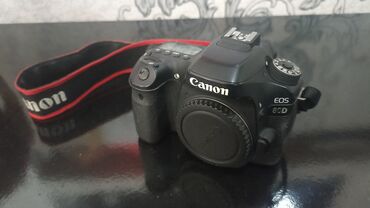 chekhol na fotoapparat canon: Canon 80D ideal veziyyetde. Probeq 28k, yalniz foto cekilib. Tek body