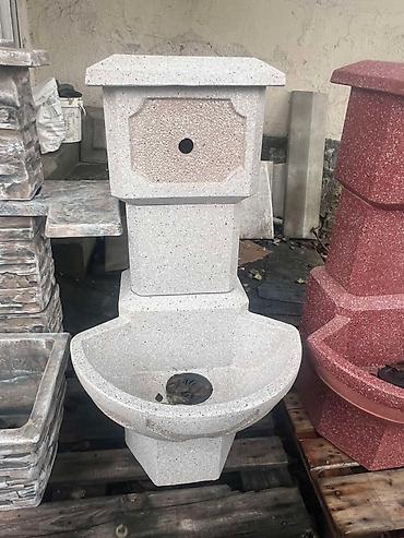 tekstil leskovac: Dekorativna baštenska fontana od veštačkog kamena (teraco). - — 1