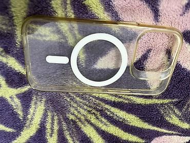 Чехлы: Набор чехлов для iPhone с большим вырезом под блок камер. В комплекте — 8