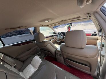 Lexus: Lexus ES 300 modeli. Klassik sedan dizaynı və dörd qapılı korpusu ilə — 9