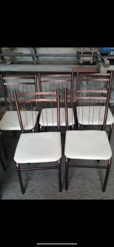 Masa və oturacaq dəstləri: Mətbəx üçün, Yeni, Açılmayan, Kvadrat masa — 25