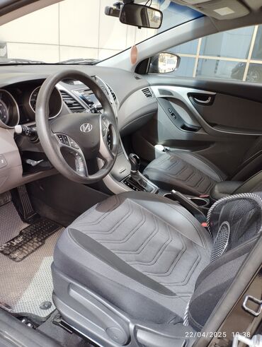 Hyundai: Hyundai Elantra: 1.8 l | 2015 il Sedan — 13