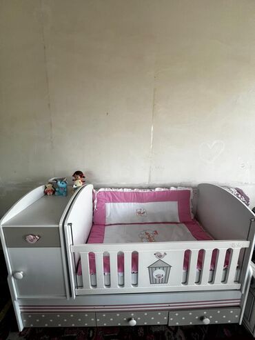 Qız üçün, İşlənmiş, Dördbucaq, Beşik, Matras ilə, Yellənmə mexanizm ilə