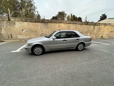 Mercedes-Benz: Mercedes-Benz 220: 2.2 l | 1995 il Sedan — 2