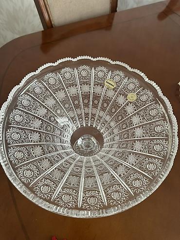 Кухонные принадлежности: Bohemia kəsgili şüşə meyvə/gülqabı (ayaqlı) 30 sm diametr - — 2