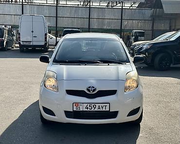 Унаа сатуу: Toyota Yaris: 2014 г., Бензин, Хетчбек — 1