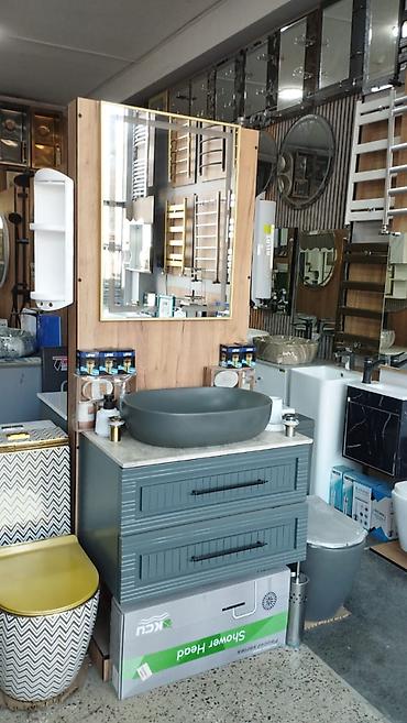 moydadır nədir: Kredit var Hamam mebeli dəsti – lavabolu tualet masası və güzgü - Üst — 1